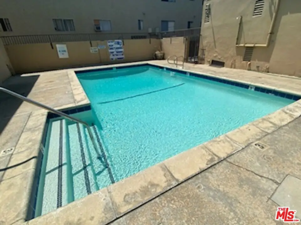 7925 Vineland Avenue 9, Los Angeles, CA — listing photo 1