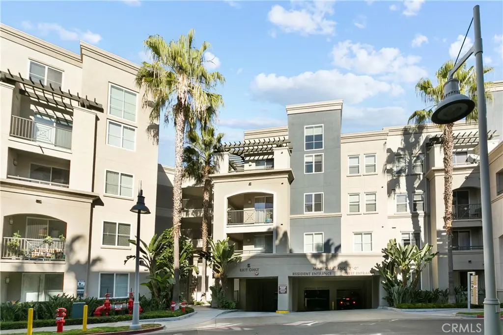 Condominium for sale at 2358 Scholarship, Irvine, CA featuring 2 beds and 2 baths