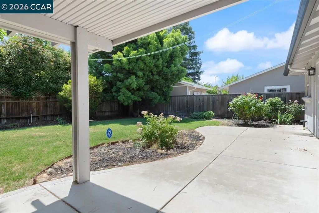 Single Family Residence for sale at 916 N Estates Dr, Brentwood, CA featuring 3 beds and 2 baths