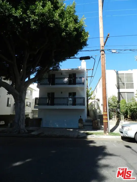 2711 Arizona Avenue, Santa Monica, CA — listing photo 1