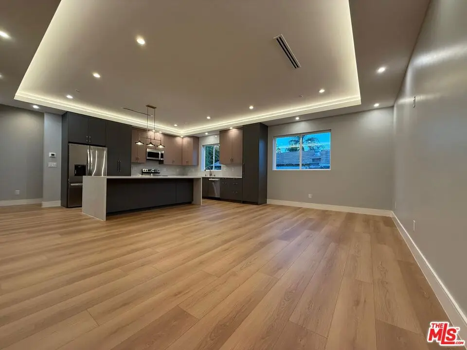 6532 Varna Avenue, Van Nuys, CA — listing photo 1
