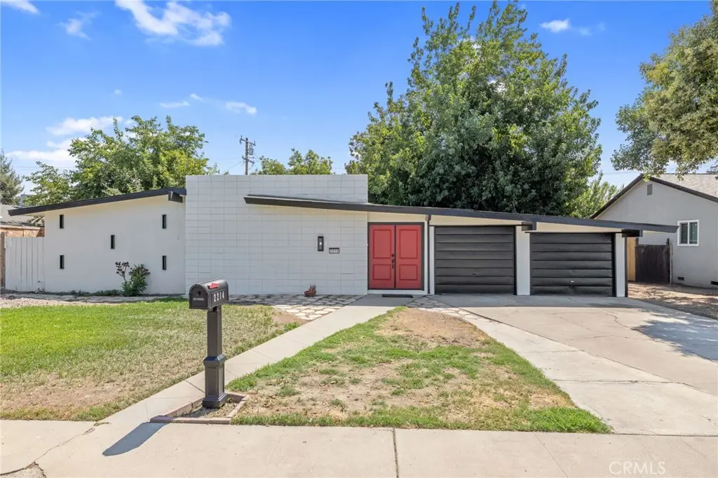 Single Family Residence for sale at 2214 S Locust, Visalia, CA featuring 3 beds and 2 baths