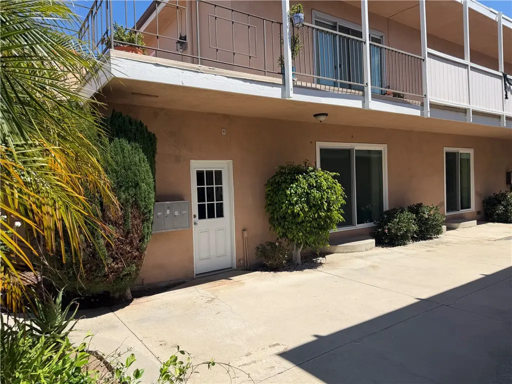 Apartment for rent at 224 Lomita, El Segundo, CA featuring 3 beds and 2 baths