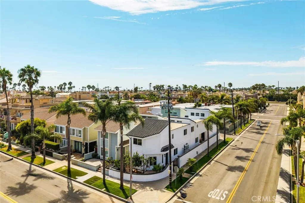 427 21st Street, Huntington Beach, CA — listing photo 1