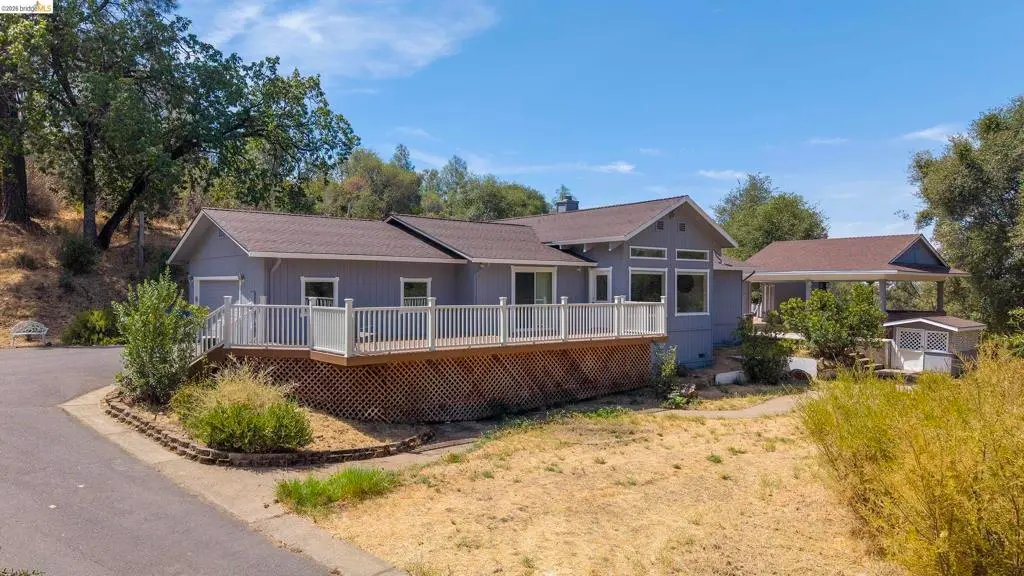 Single Family Residence for sale at 17910 Dolores Ln, Sonora, CA featuring 3 beds and 3 baths