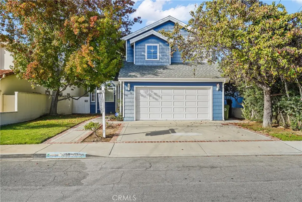 Single Family Residence for rent at 1807 10th, Manhattan Beach, CA featuring 4 beds and 4 baths