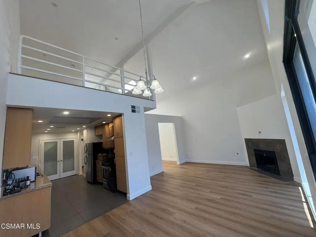 13331 Moorpark Street 336, Sherman Oaks, CA — listing photo 1