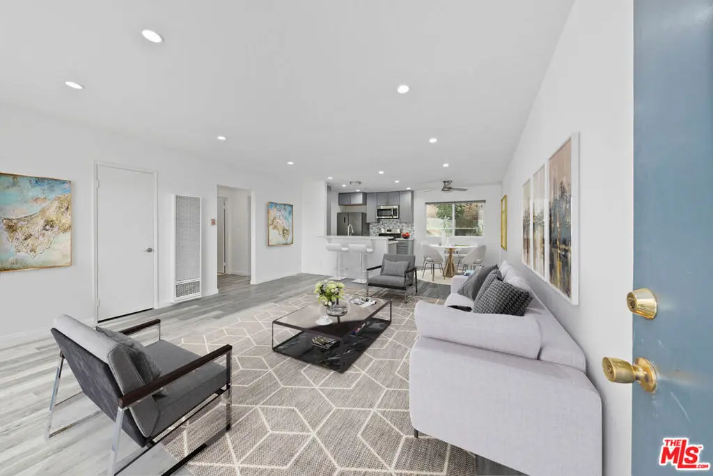 Condominium for rent at 646 Tularosa Drive 4, Los Angeles, CA featuring 1 bed and 1 bath