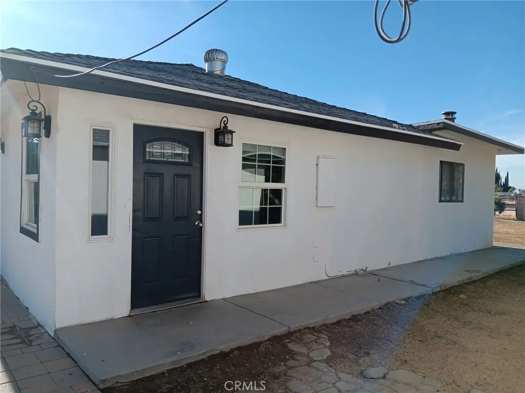 2131 W Avenue M12, Palmdale, CA — listing photo 1