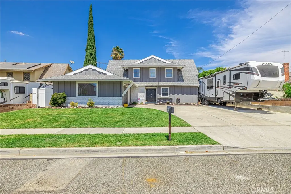 2575 Victoria, Simi Valley, CA — listing photo 1