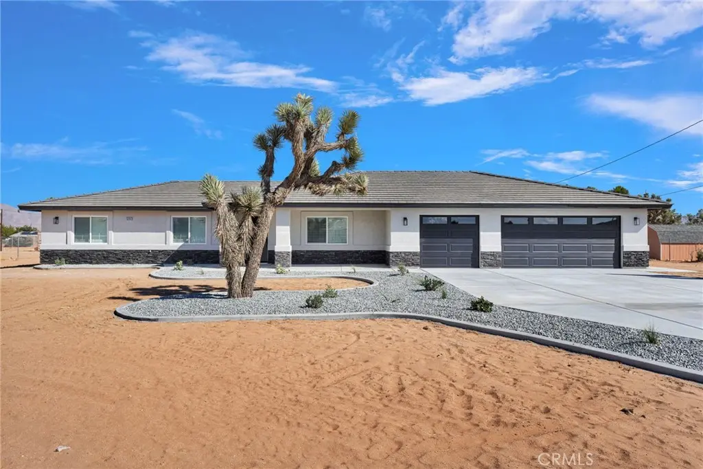 15130 Dakota Road, Apple Valley, CA — listing photo 1