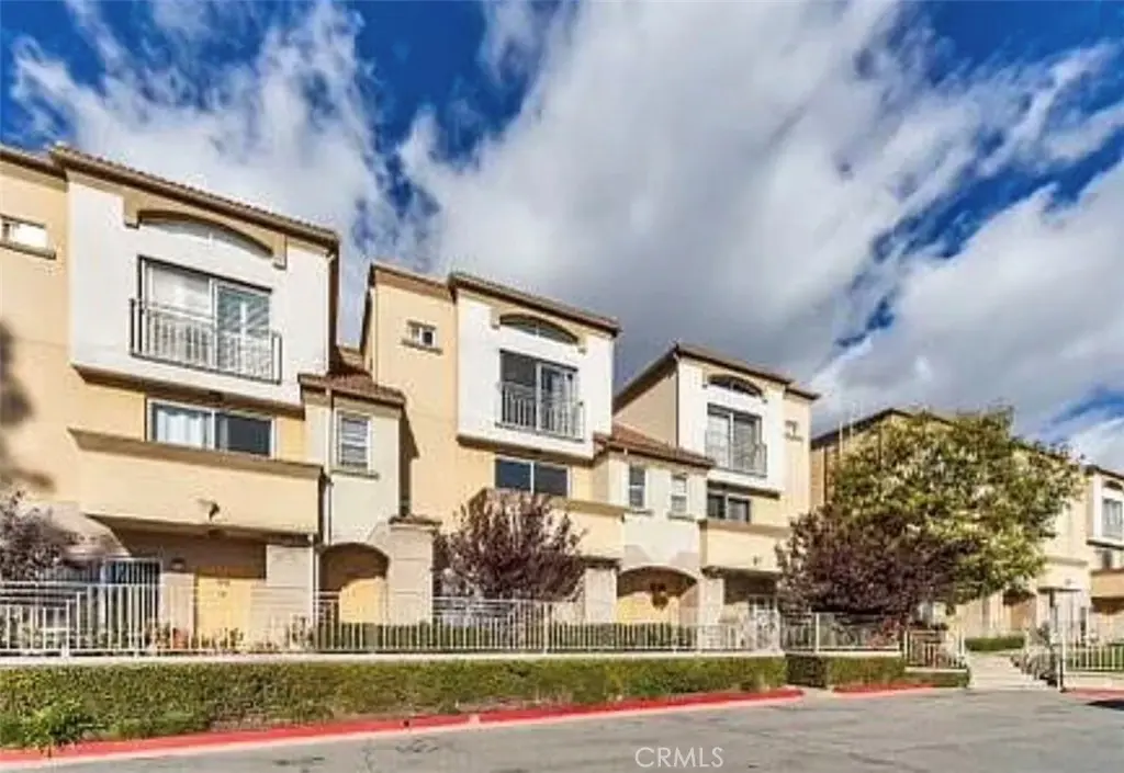 5200 Premiere Hills Circle 244, Woodland Hills, CA — listing photo 1