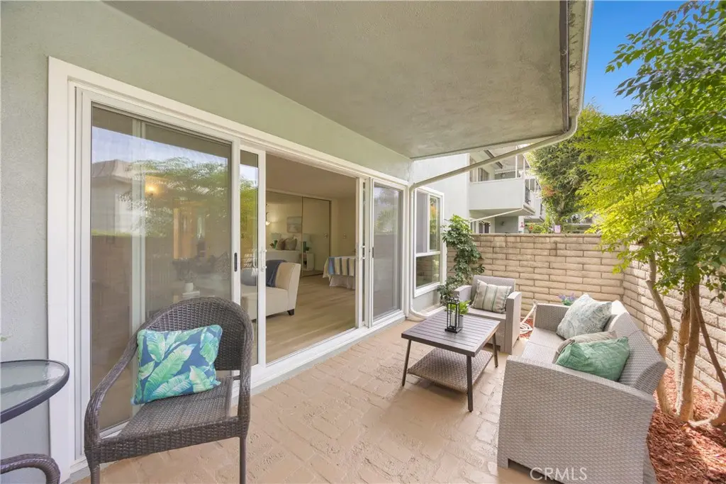 Stock Cooperative for sale at 5140 E Atherton Street 13, Long Beach, CA featuring 1 bed and 1 bath