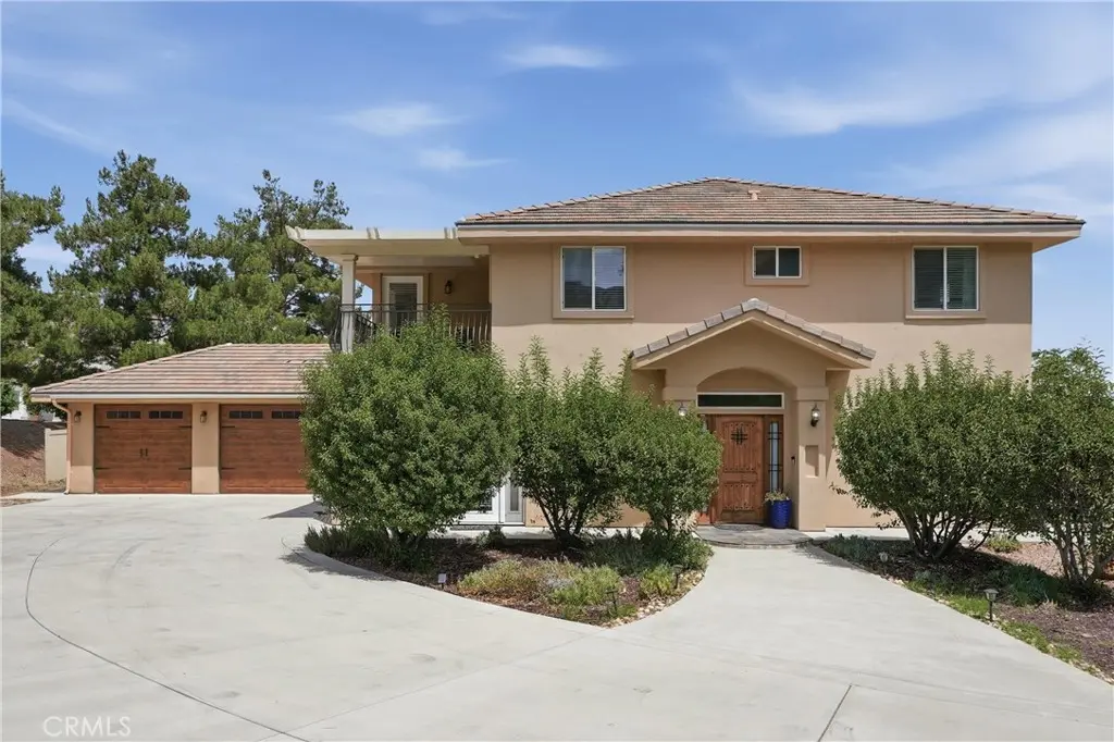 Single Family Residence for sale at 14840 Amorose, Lake Elsinore, CA featuring 5 beds and 4 baths