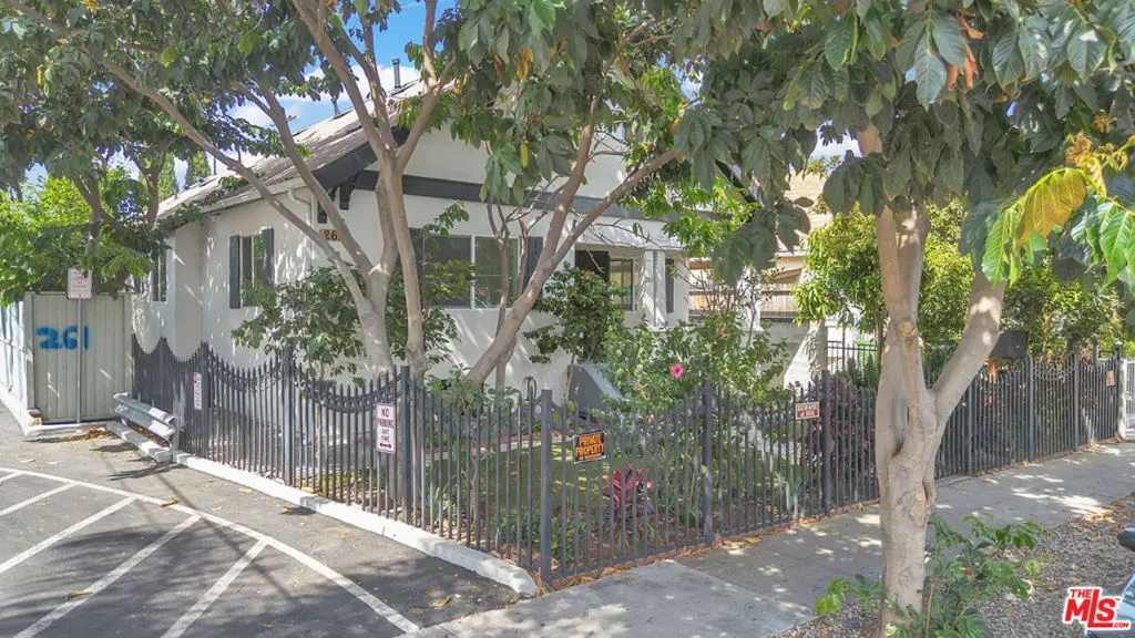 Single Family Residence for rent at 261 W 43rd Place, Los Angeles, CA featuring 5 beds and 3 baths