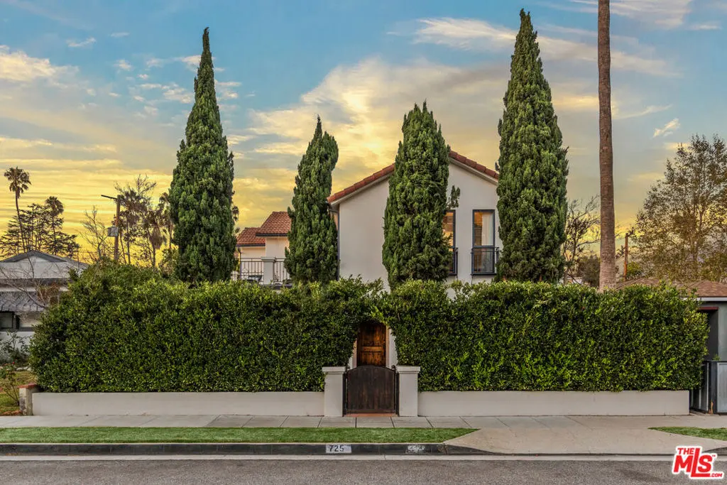 Single Family Residence for rent at 725 Oxford Avenue, Los Angeles, CA featuring 4 beds and 3 baths