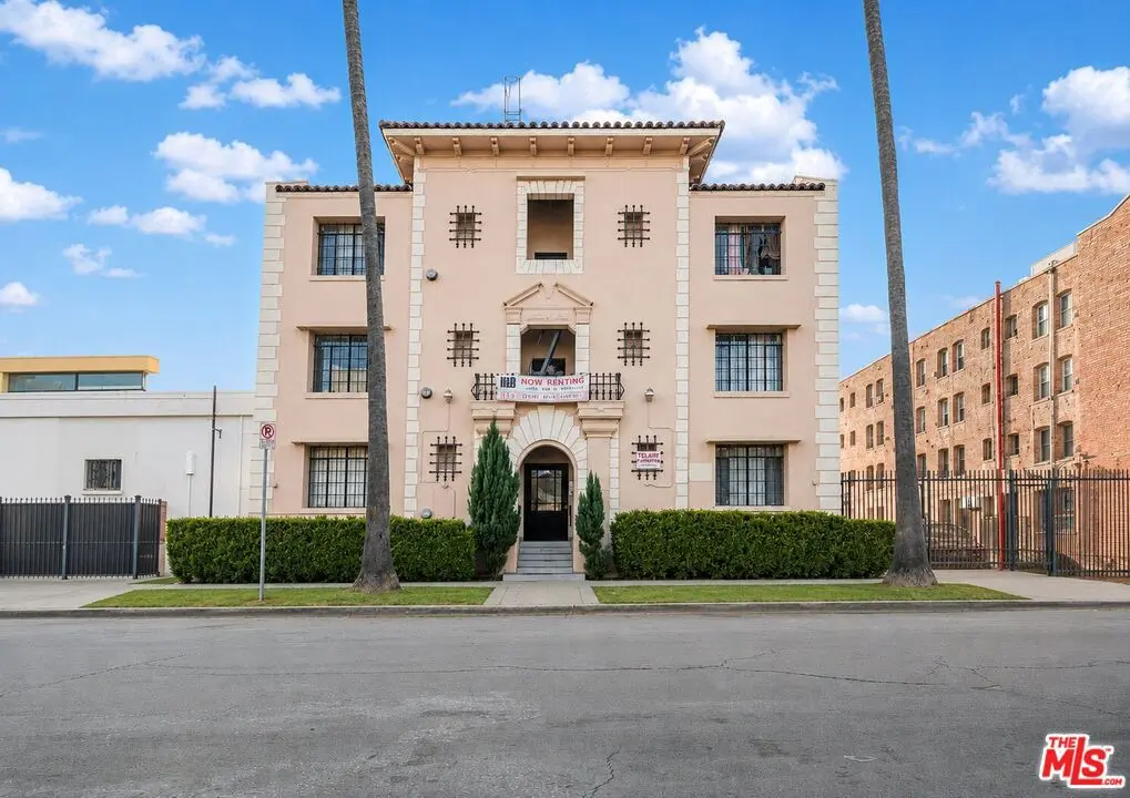 Residential Lease for rent at 259 S Harvard Boulevard 200, Los Angeles, Los Angeles County, CA featuring 1 bed and 1 bath