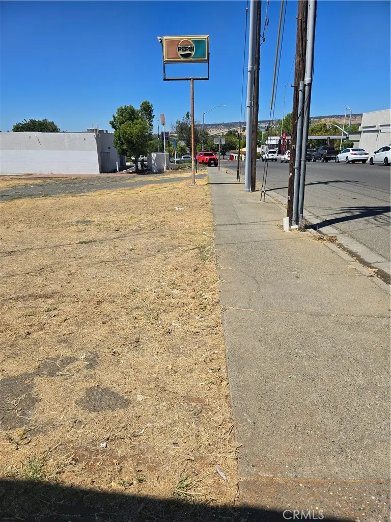 2614 Myers, Oroville, CA — listing photo 1