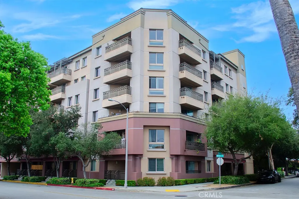 931 E Walnut Street 316, Pasadena, CA — listing photo 1