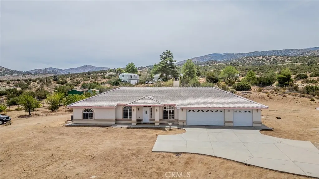 8767 Silver Rock, Pinon Hills, CA — listing photo 1