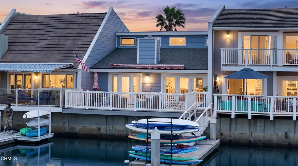 Single Family Residence for sale at 4514 Gateshead Bay, Oxnard, CA featuring 2 beds and 2 baths