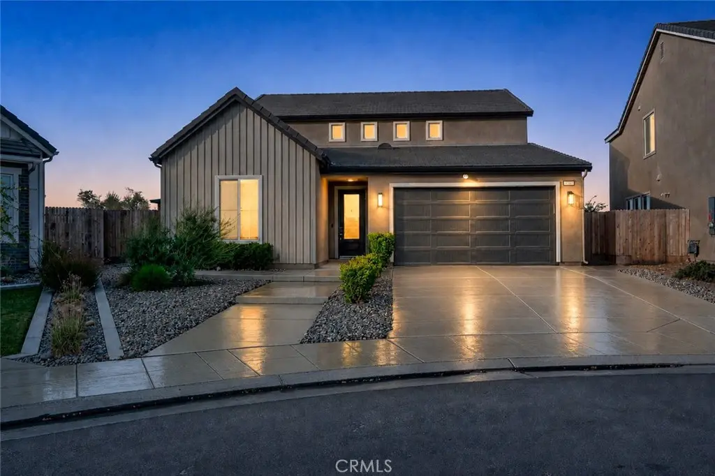 1240 Atlantica S, Madera, CA — listing photo 1