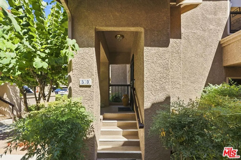 2352 Archwood Lane 50, Simi Valley, CA — listing photo 1