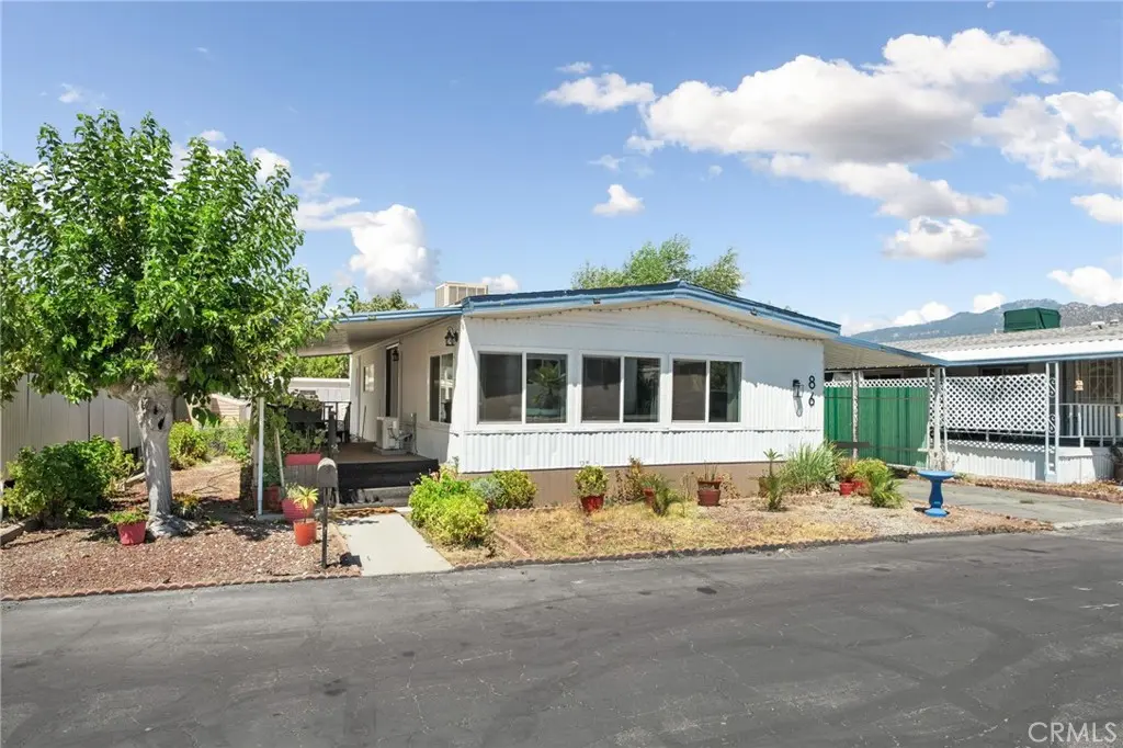 Manufactured In Park for sale at 45055 E Florida Avenue 86, Hemet, CA featuring 2 beds and 2 baths