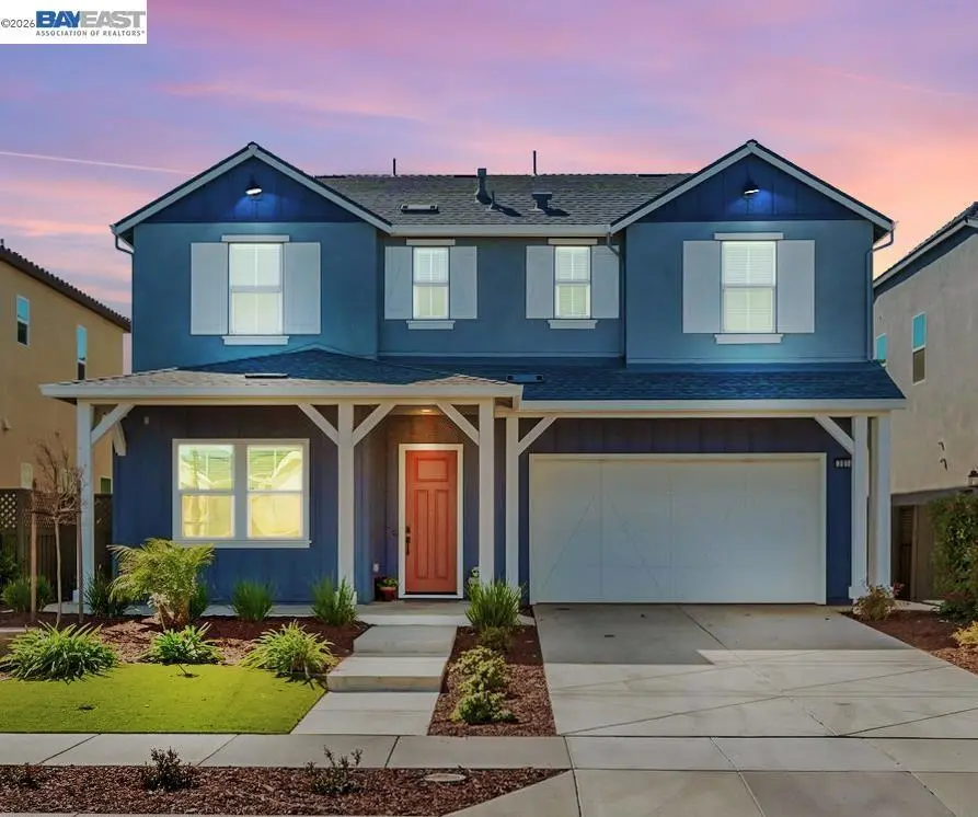 Single Family Residence for rent at 3010 Rio Grande Dr, Tracy, CA featuring 4 beds and 4 baths
