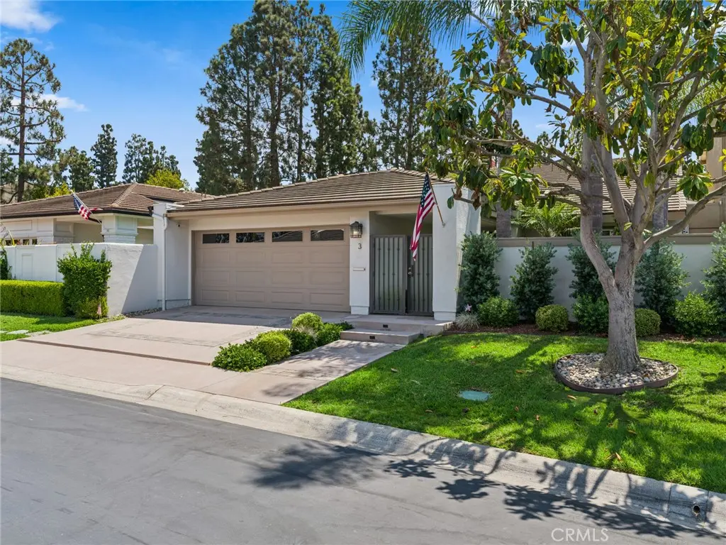 Residential Lease for rent at 3 Rue Fontainbleau, Newport Beach, Orange County, CA featuring 2 beds and 2 baths