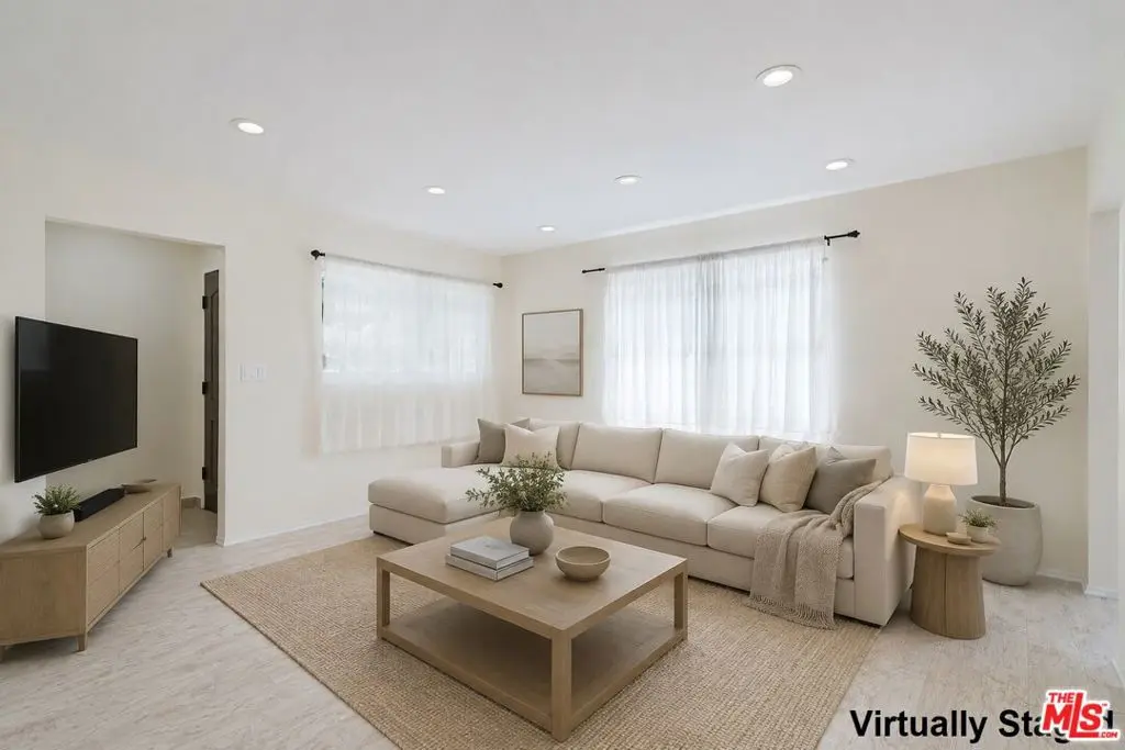 Residential Lease for rent at 10539 Samoa Avenue, Los Angeles, Los Angeles County, CA featuring 3 beds and 2 baths