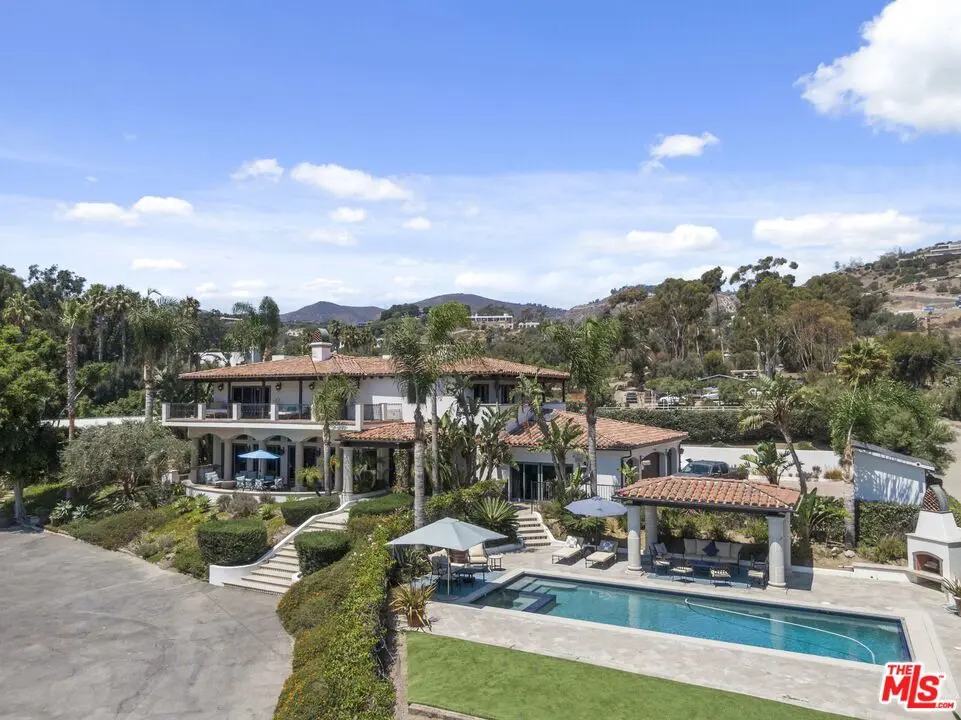 Residential Lease for rent at 27355 Pacific Coast Highway, Malibu, Los Angeles County, CA featuring 6 beds and 7 baths