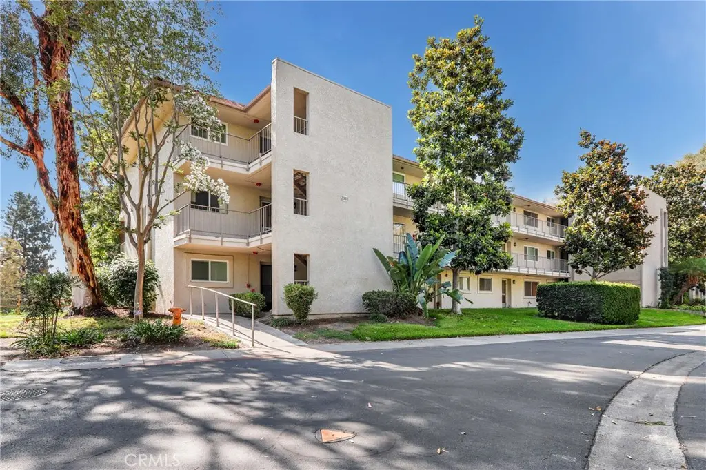 Condominium for rent at 3363 Monte Hermoso 2A, Laguna Woods, CA featuring 2 beds and 2 baths