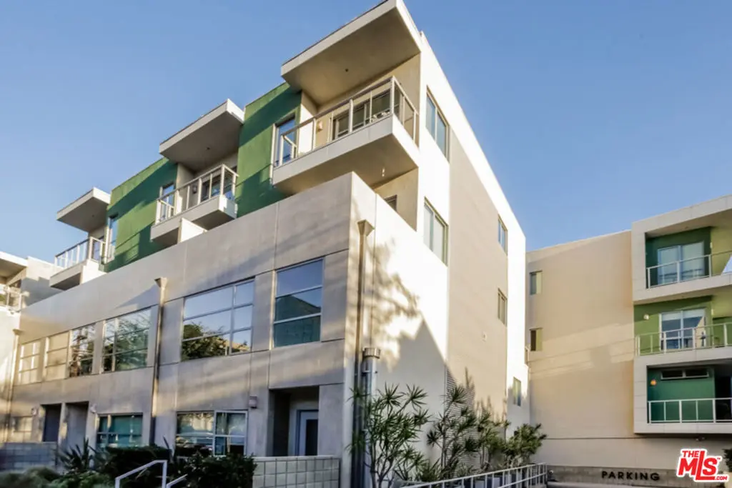 Condominium for rent at 11500 Tennessee Avenue 134, Los Angeles, CA featuring 3 beds and 3 baths