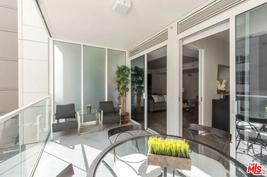 Residential Lease for rent at 6250 Hollywood Boulevard 4L, Los Angeles, Los Angeles County, CA featuring 1 bed and 1 bath