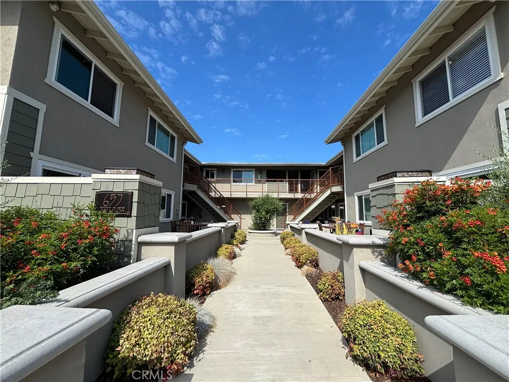 Residential Lease for rent at 657 Scott Place 09, Glendora, Los Angeles County, CA featuring 2 beds and 1 bath