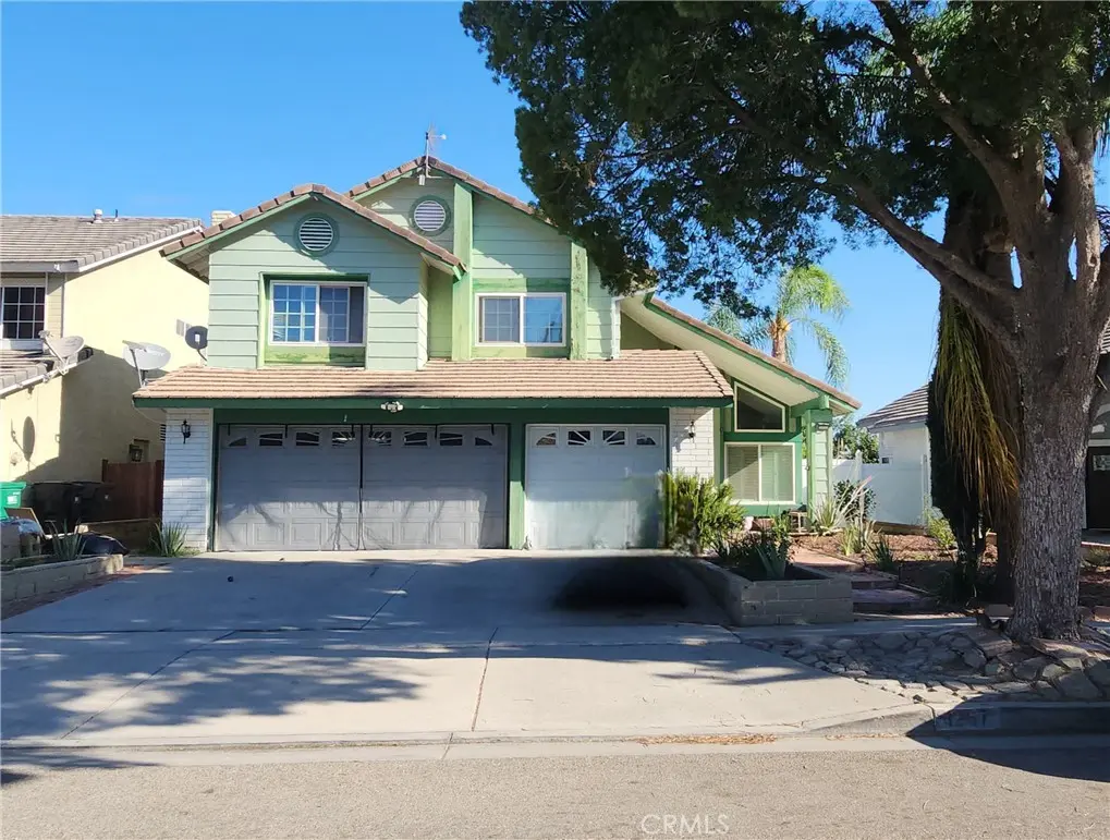 Single Family Residence for rent at 1267 Regent, Corona, CA featuring 4 beds and 3 baths