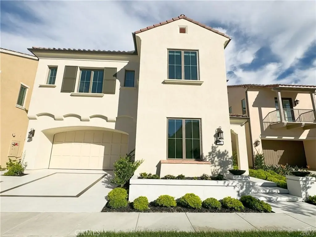 Single Family Residence for rent at 105 Green Rdg, Irvine, CA featuring 4 beds and 5 baths
