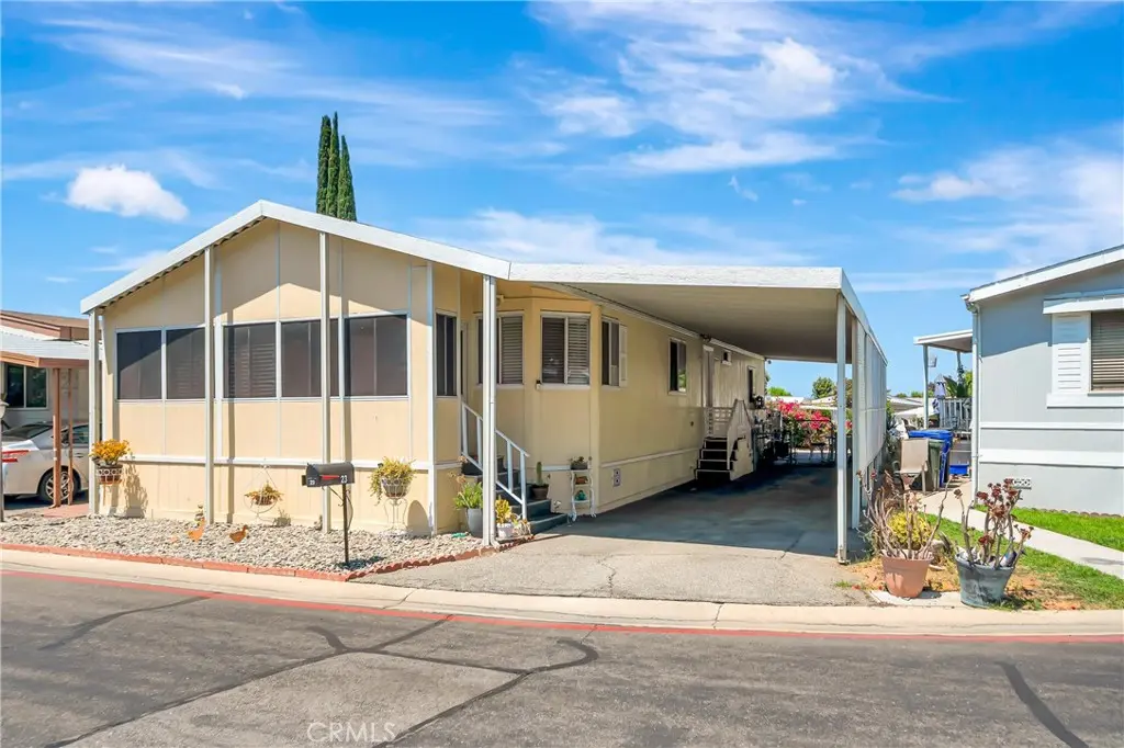 27361 Sierra hwy 23, Canyon Country, CA — listing photo 1