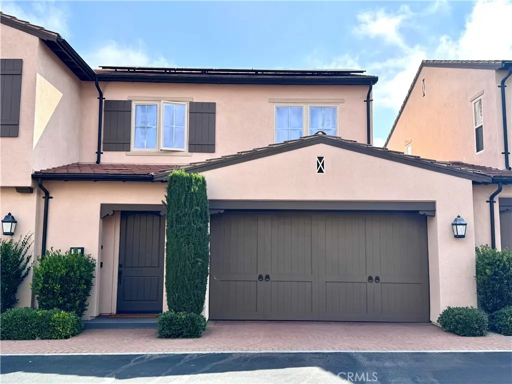 Townhouse for sale at 31 Shellbark, Irvine, CA featuring 3 beds and 3 baths