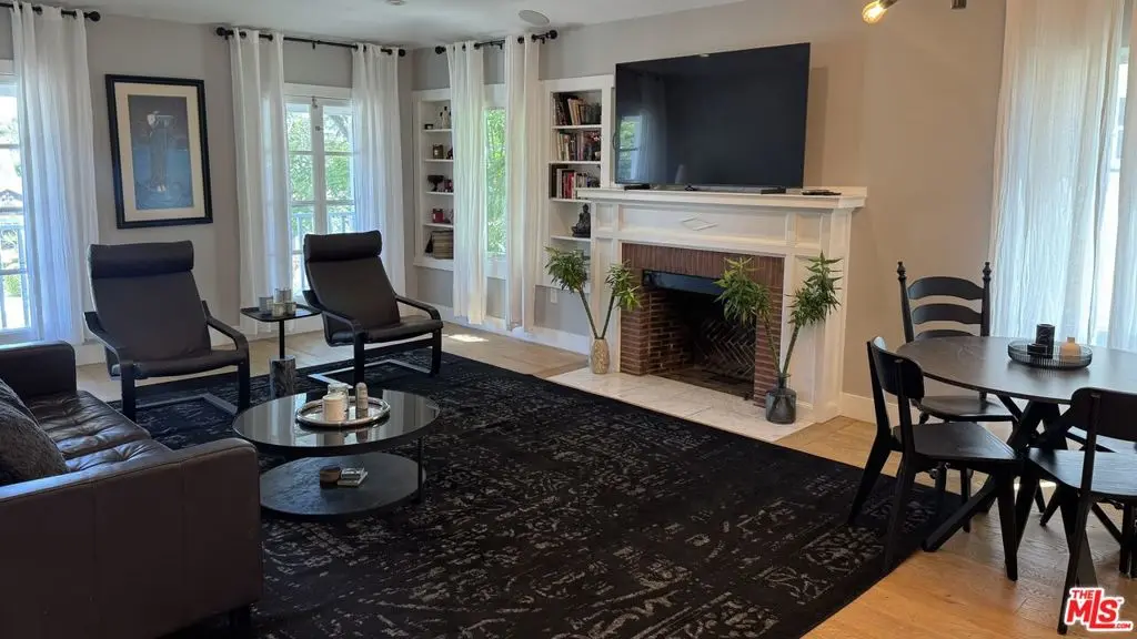 Residential Lease for rent at 1113 S Doheny Drive, Los Angeles, Los Angeles County, CA featuring 2 beds and 2 baths