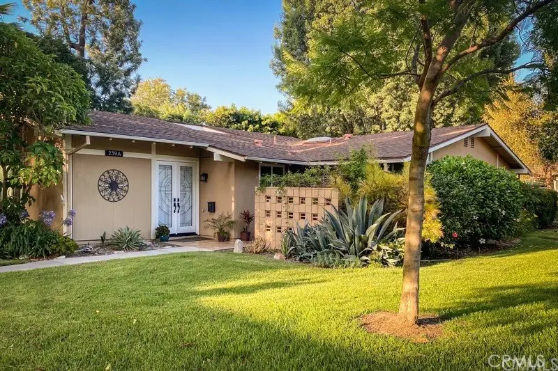 Stock Cooperative for rent at 239 Calle Aragon A, Laguna Woods, CA featuring 2 beds and 2 baths