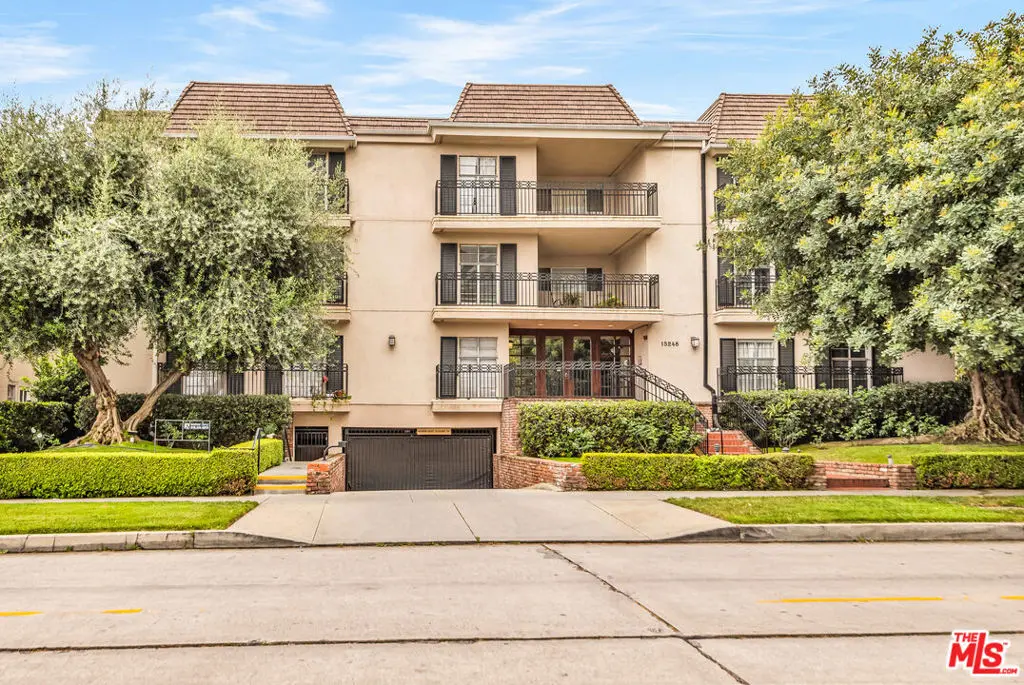 15248 Dickens Street 103, Sherman Oaks, CA — listing photo 1