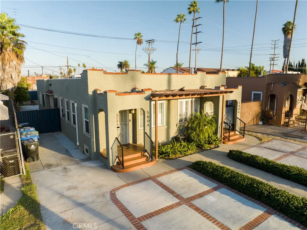 Duplex for sale at 5604 S Manhattan Place, Los Angeles, CA