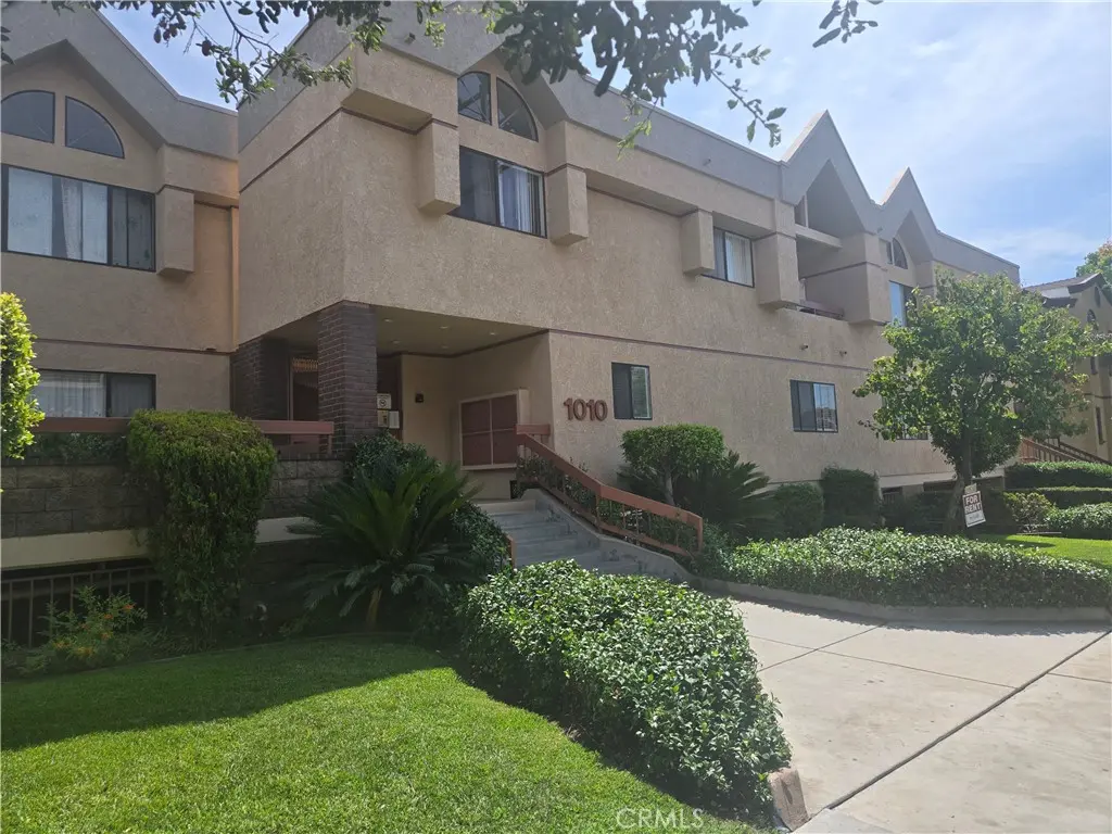 1010 E Maple 6, Glendale, CA — listing photo 1