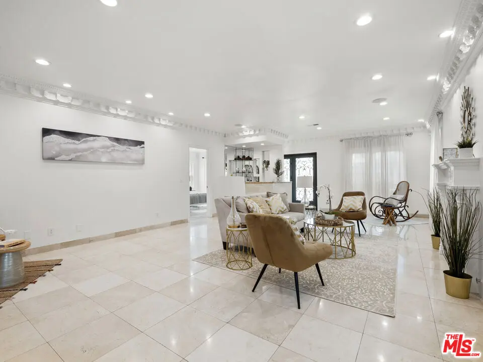 Residential Lease for rent at 482 S Sherbourne Drive, Los Angeles, Los Angeles County, CA featuring 4 beds and 4 baths