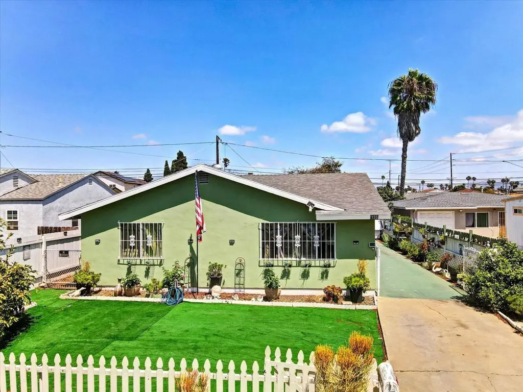 135 Woodlawn Avenue, Chula Vista, CA — listing photo 1
