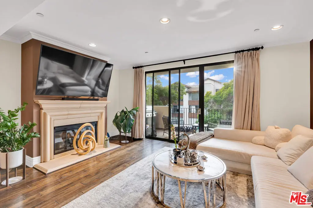 1530 Camden Avenue 304, Los Angeles, CA — listing photo 1