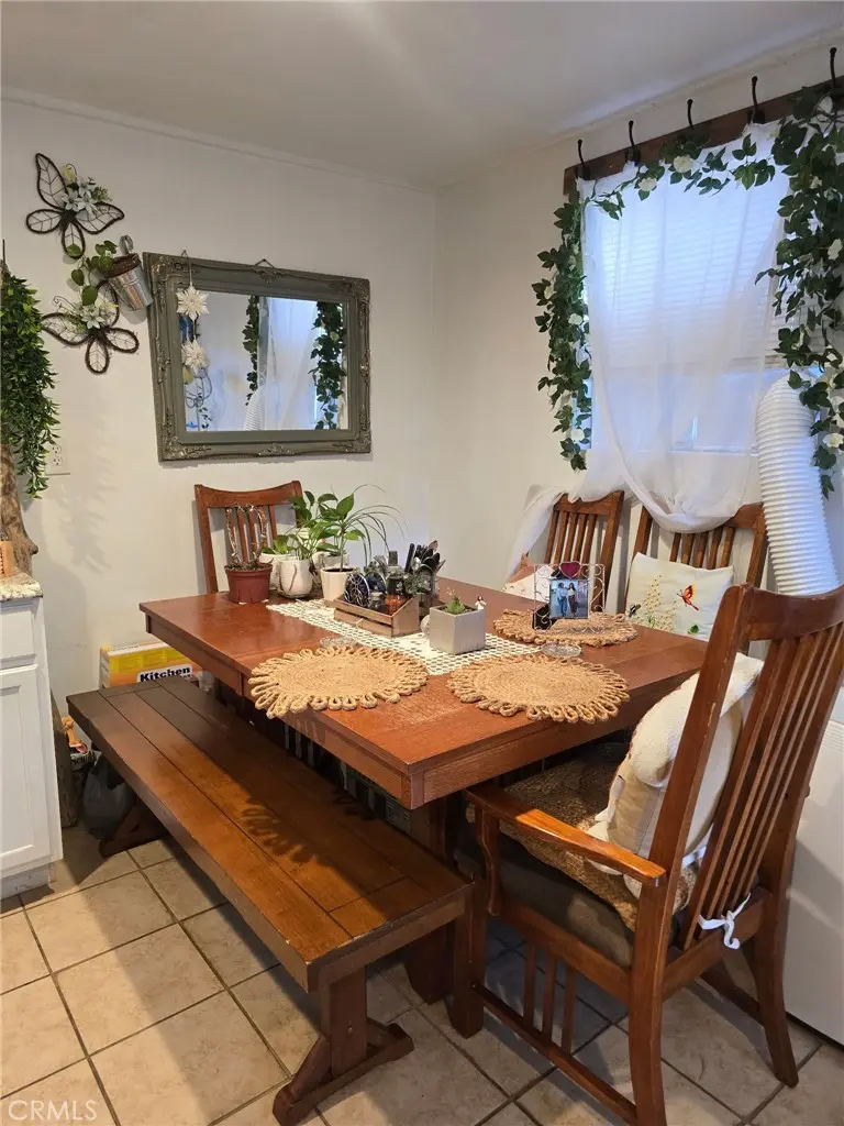 Studio for rent at 858 1/2 33rd Way, Long Beach, CA and 1 bath