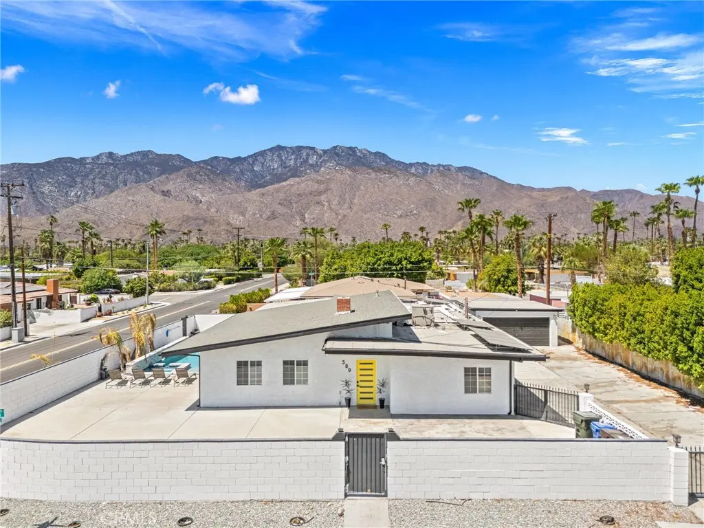 589 S Mountain View, Palm Springs, CA — listing photo 1